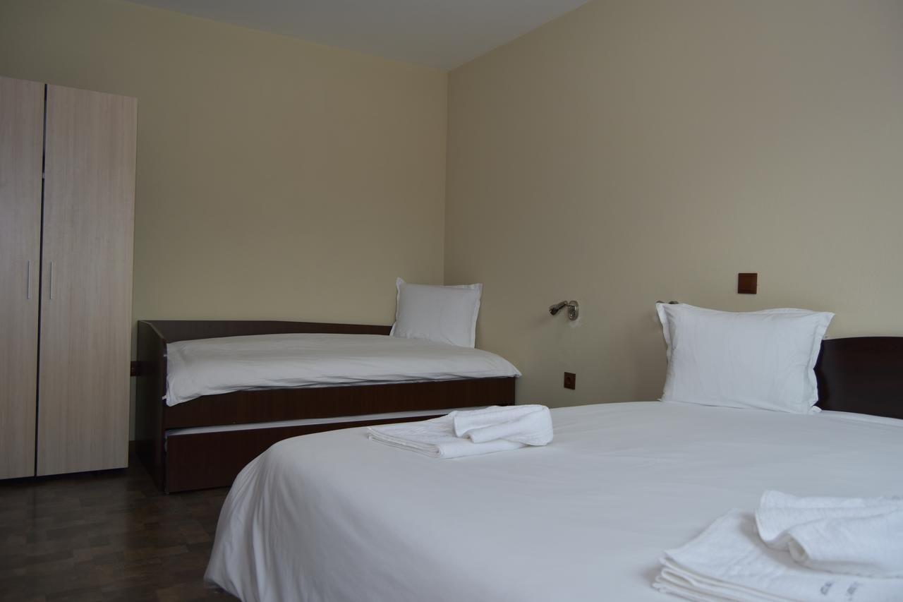 Family Hotel Balkana Априлци Экстерьер фото
